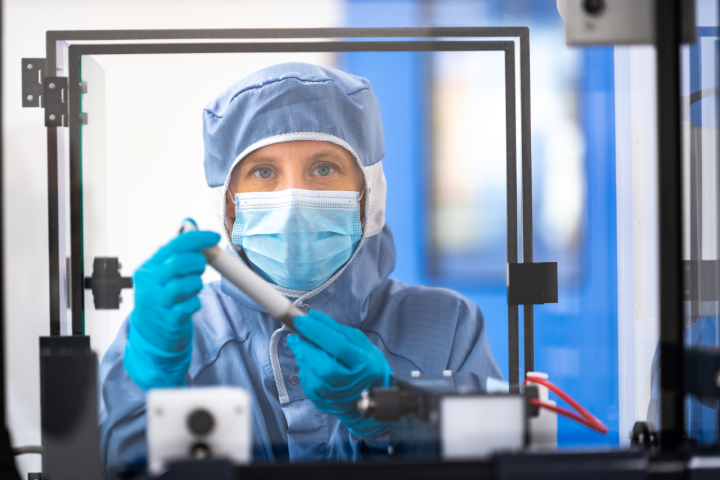 Scientist working in a lab.